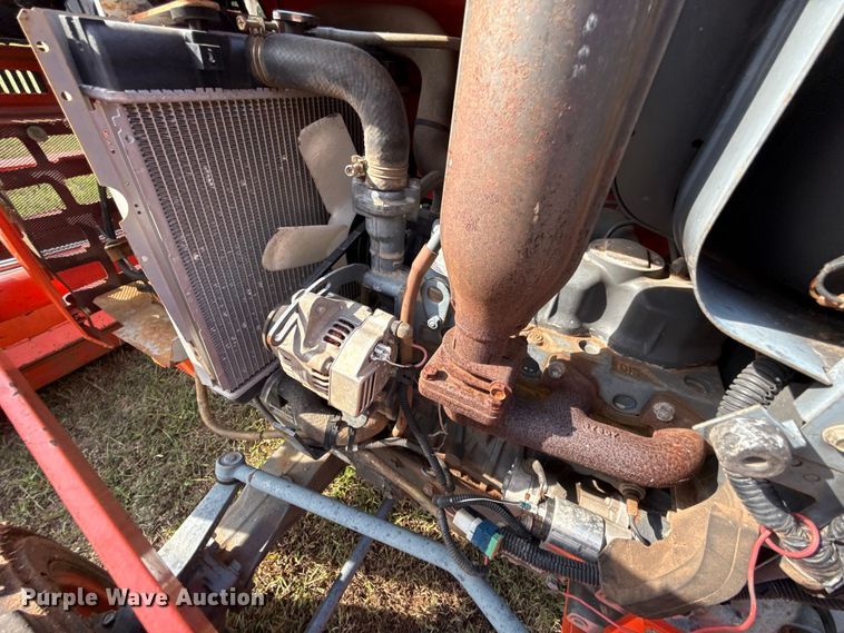 image for item GH9325 Kubota L3000DT MFWD tractor