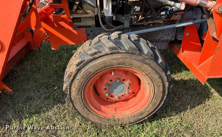 image for item GH9325 Kubota L3000DT MFWD tractor