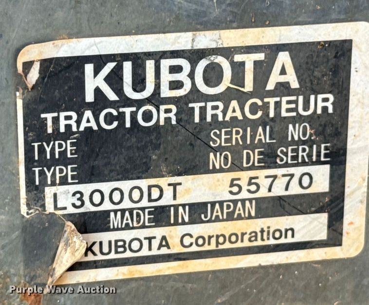 image for item GH9325 Kubota L3000DT MFWD tractor