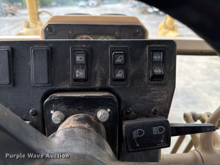 image for item GH9401 2006 Caterpillar 140H motor grader