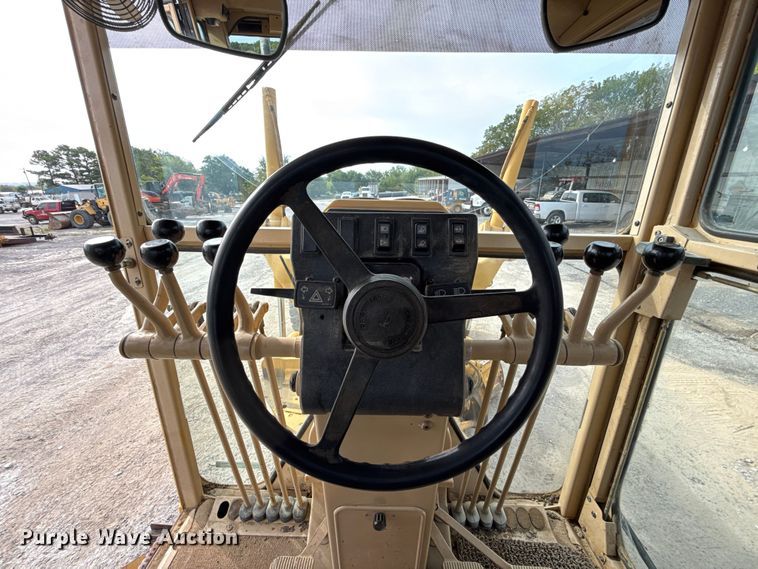 image for item GH9401 2006 Caterpillar 140H motor grader