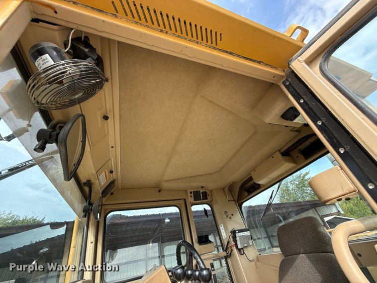 image for item GH9401 2006 Caterpillar 140H motor grader