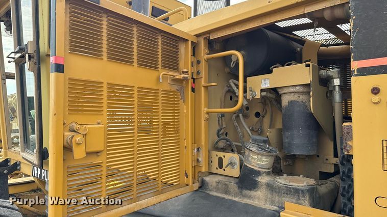 image for item GH9401 2006 Caterpillar 140H motor grader