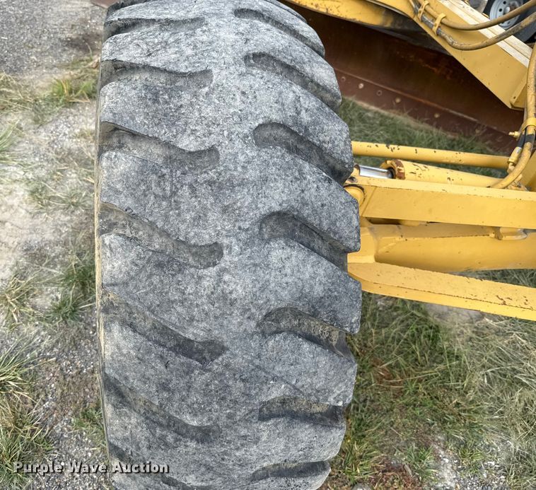 image for item GH9401 2006 Caterpillar 140H motor grader