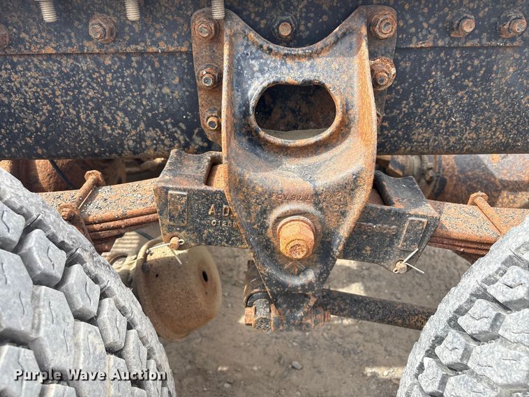 image for item GH9402 1995 International 9200 semi truck