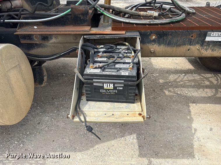 image for item GH9402 1995 International 9200 semi truck