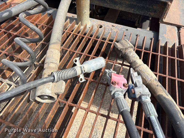 image for item GH9402 1995 International 9200 semi truck