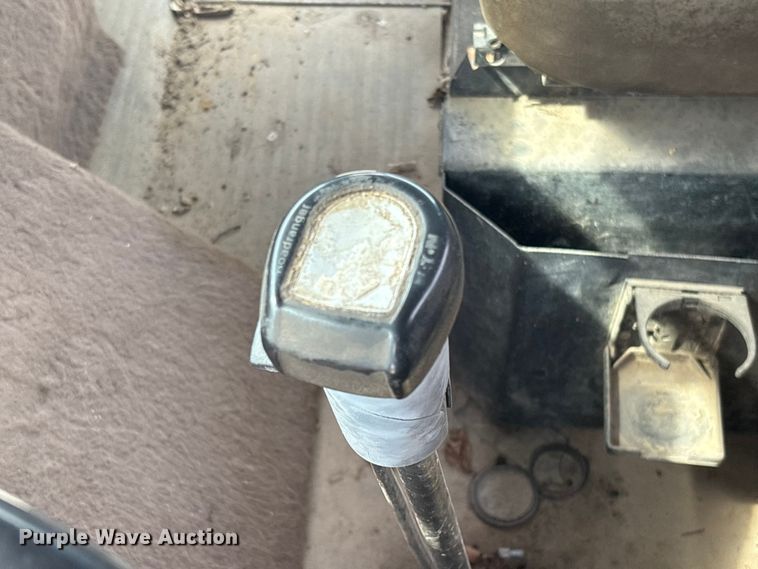 image for item GH9402 1995 International 9200 semi truck