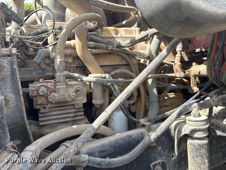 image for item GH9402 1995 International 9200 semi truck