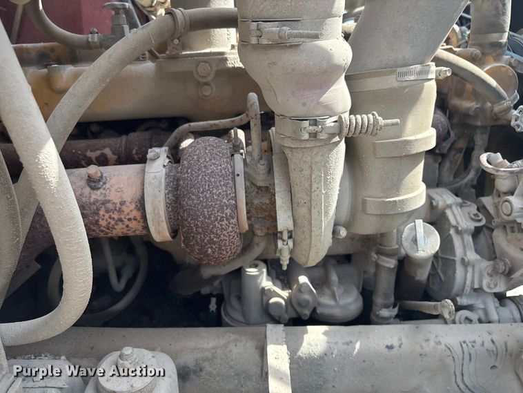 image for item GH9402 1995 International 9200 semi truck