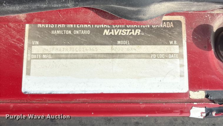 image for item GH9402 1995 International 9200 semi truck