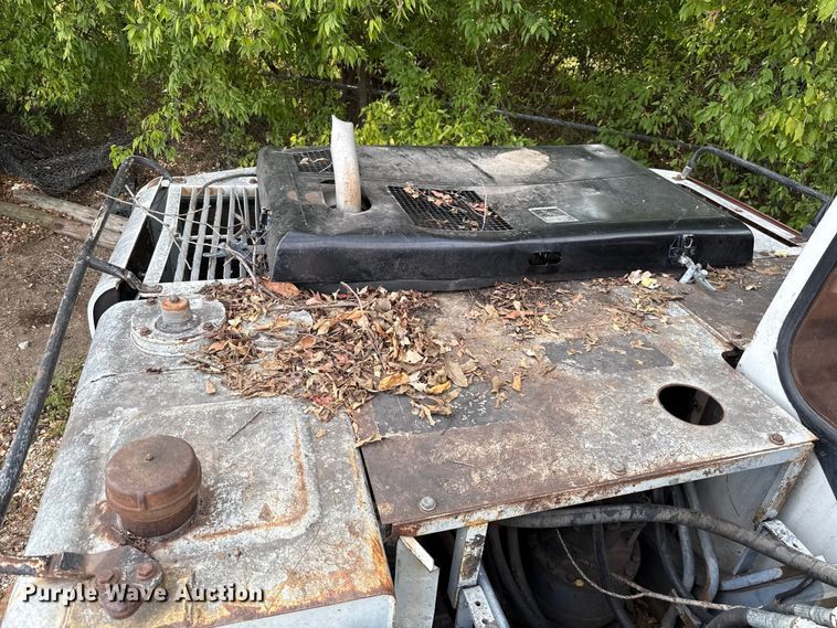 image for item GH9404 Link-Belt 2700 Quantum excavator