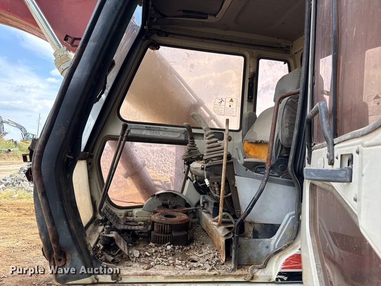 image for item GH9404 Link-Belt 2700 Quantum excavator