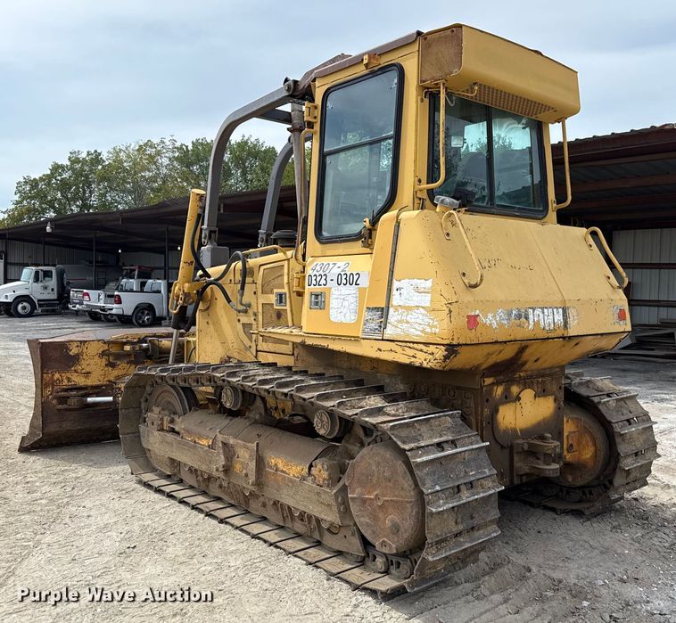image for item GH9405 1998 John Deere 750C dozer