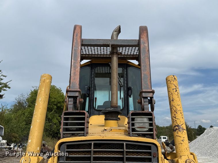 image for item GH9405 1998 John Deere 750C dozer