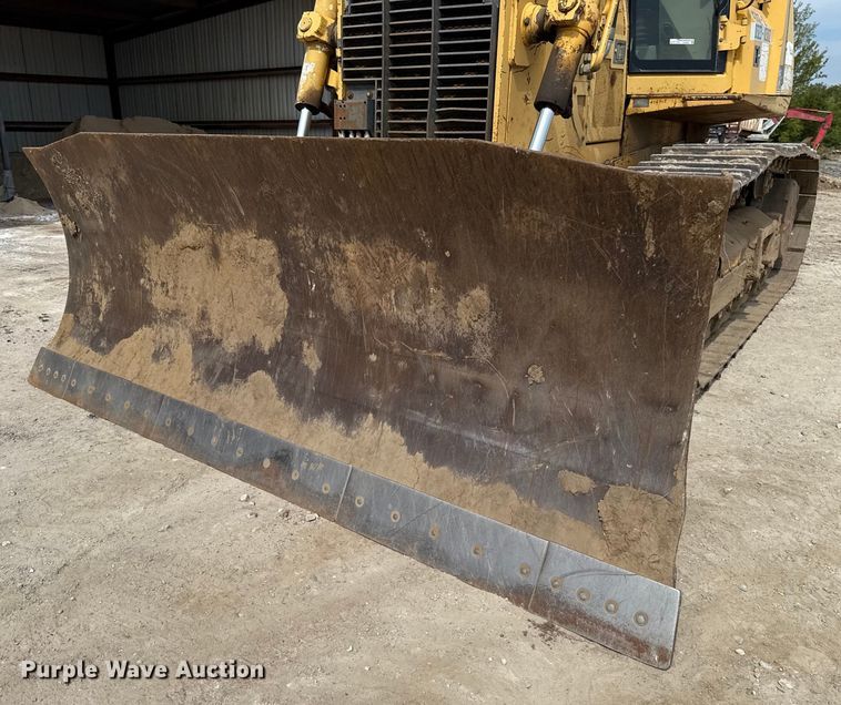 image for item GH9405 1998 John Deere 750C dozer