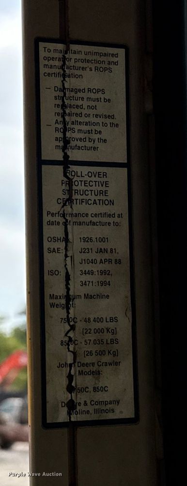 image for item GH9405 1998 John Deere 750C dozer