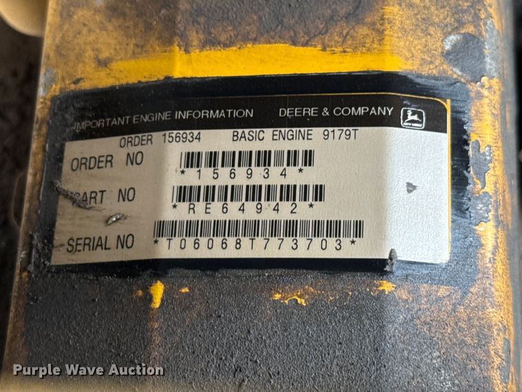 image for item GH9405 1998 John Deere 750C dozer