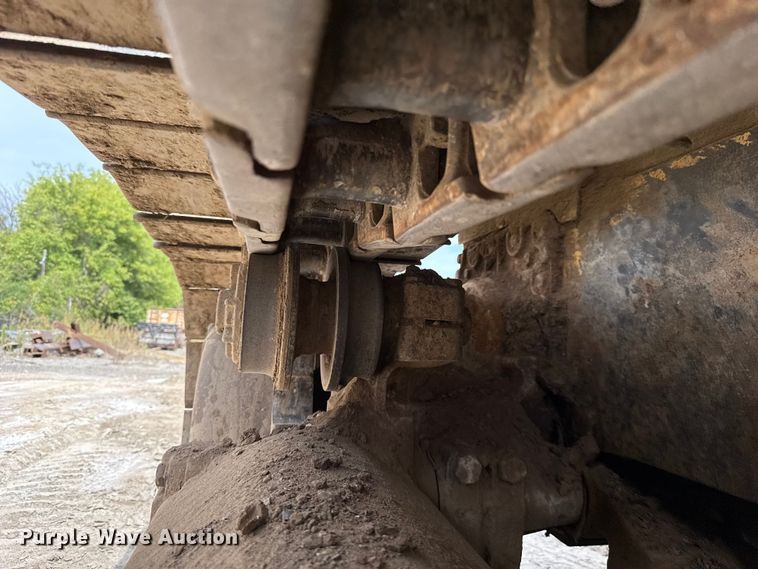 image for item GH9405 1998 John Deere 750C dozer