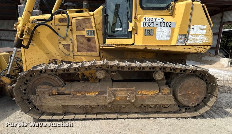 image for item GH9405 1998 John Deere 750C dozer