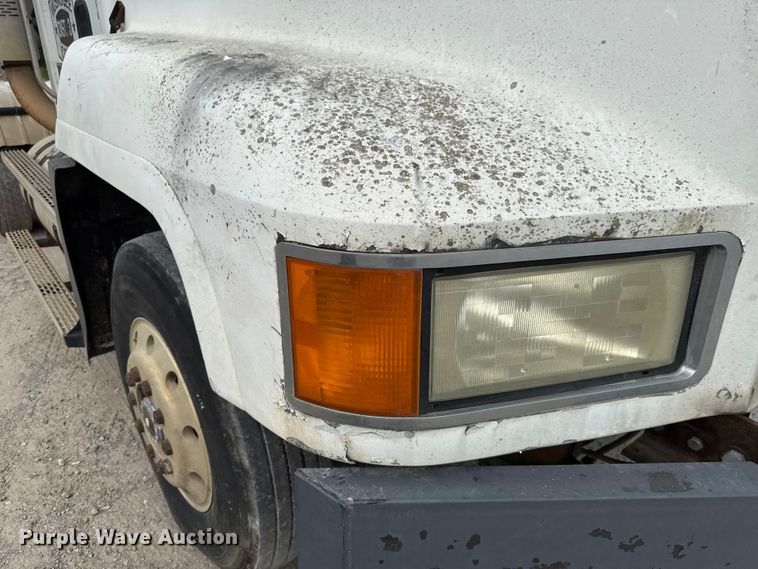 image for item GH9406 1993 Mack CH613 semi truck