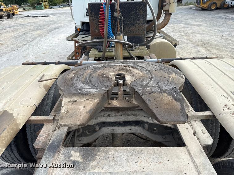 image for item GH9406 1993 Mack CH613 semi truck