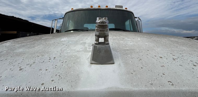 image for item GH9406 1993 Mack CH613 semi truck