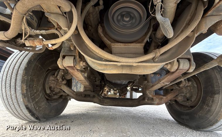 image for item GH9406 1993 Mack CH613 semi truck