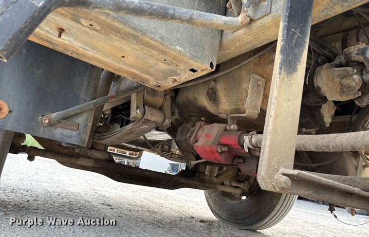 image for item GH9406 1993 Mack CH613 semi truck