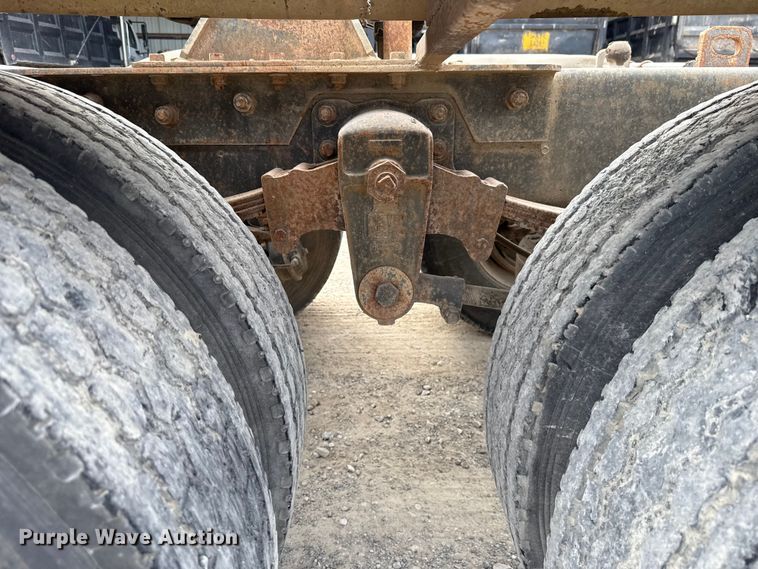 image for item GH9406 1993 Mack CH613 semi truck