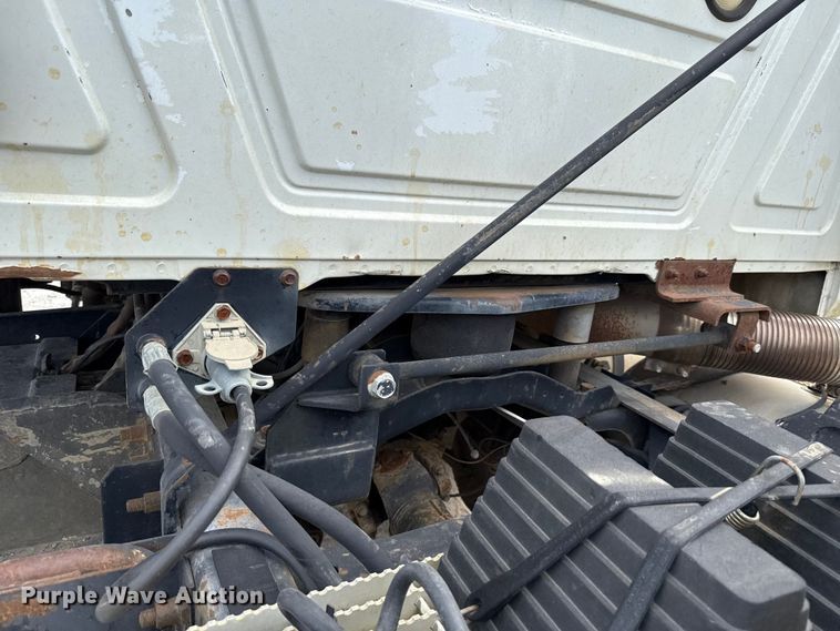 image for item GH9406 1993 Mack CH613 semi truck