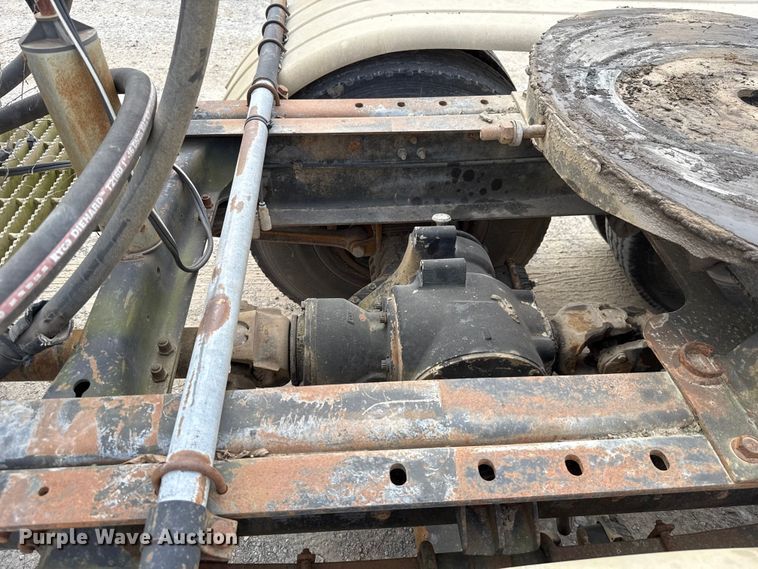 image for item GH9406 1993 Mack CH613 semi truck