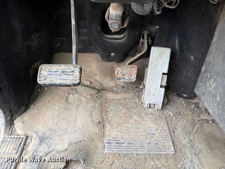 image for item GH9406 1993 Mack CH613 semi truck