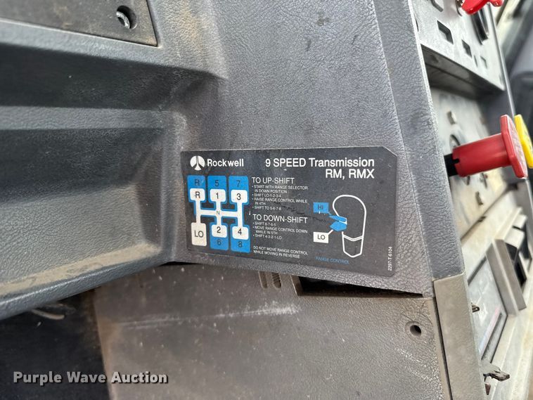 image for item GH9406 1993 Mack CH613 semi truck