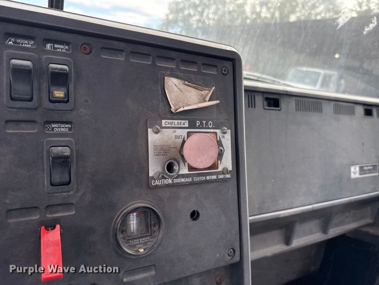 image for item GH9406 1993 Mack CH613 semi truck