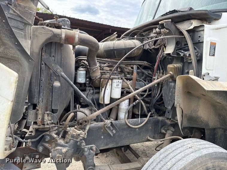 image for item GH9406 1993 Mack CH613 semi truck