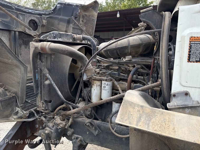 image for item GH9406 1993 Mack CH613 semi truck