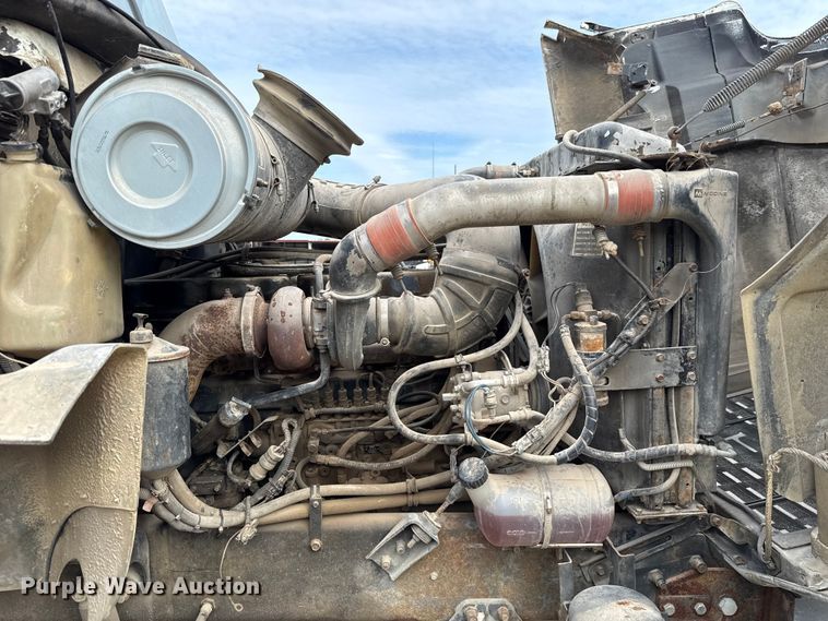 image for item GH9406 1993 Mack CH613 semi truck