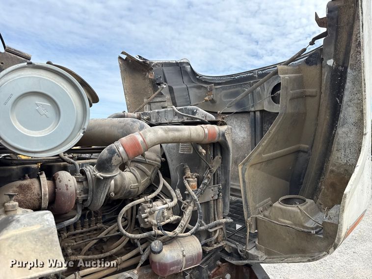 image for item GH9406 1993 Mack CH613 semi truck