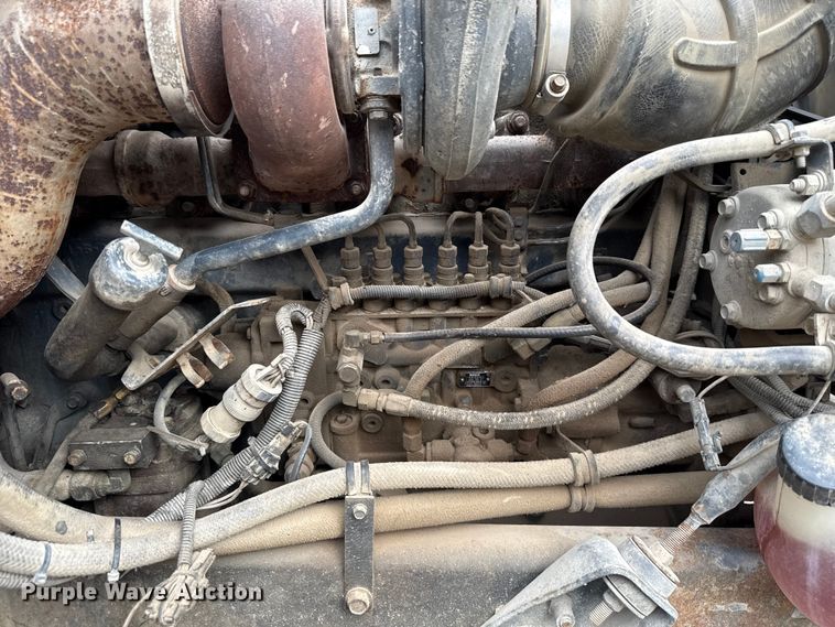 image for item GH9406 1993 Mack CH613 semi truck