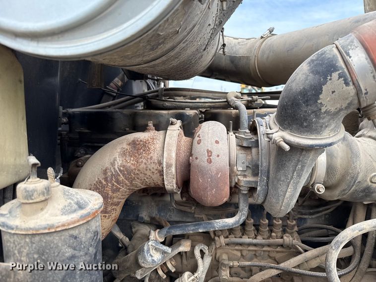 image for item GH9406 1993 Mack CH613 semi truck