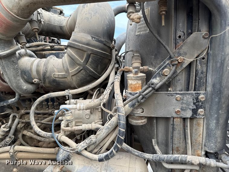 image for item GH9406 1993 Mack CH613 semi truck