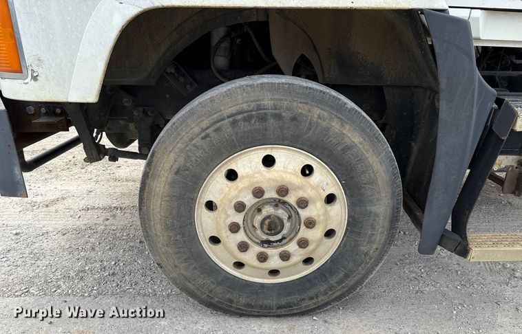 image for item GH9406 1993 Mack CH613 semi truck