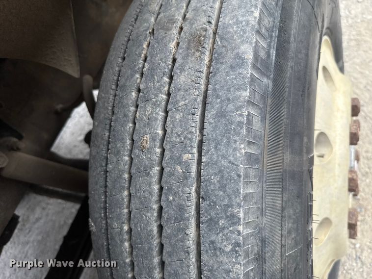 image for item GH9406 1993 Mack CH613 semi truck