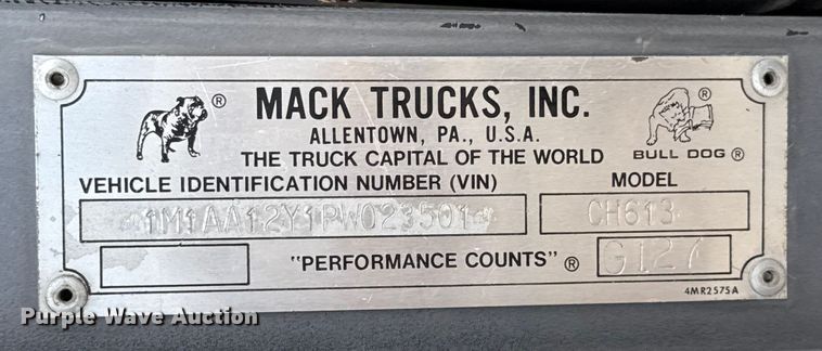 image for item GH9406 1993 Mack CH613 semi truck