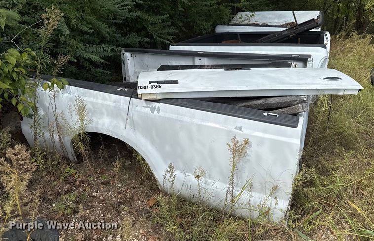 image for item GH9410 (3) pickup beds