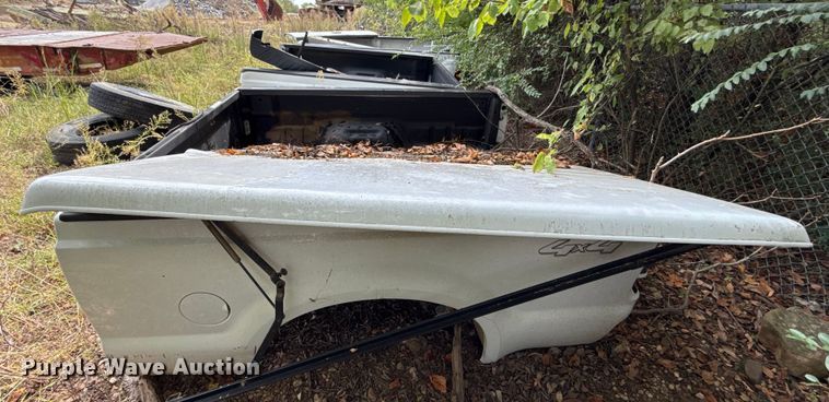 image for item GH9410 (3) pickup beds