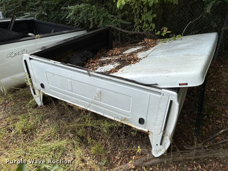 image for item GH9410 (3) pickup beds