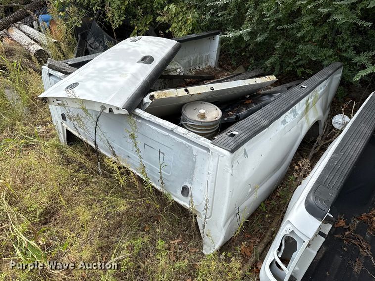 image for item GH9410 (3) pickup beds