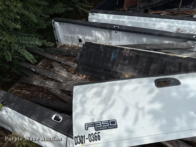 image for item GH9410 (3) pickup beds